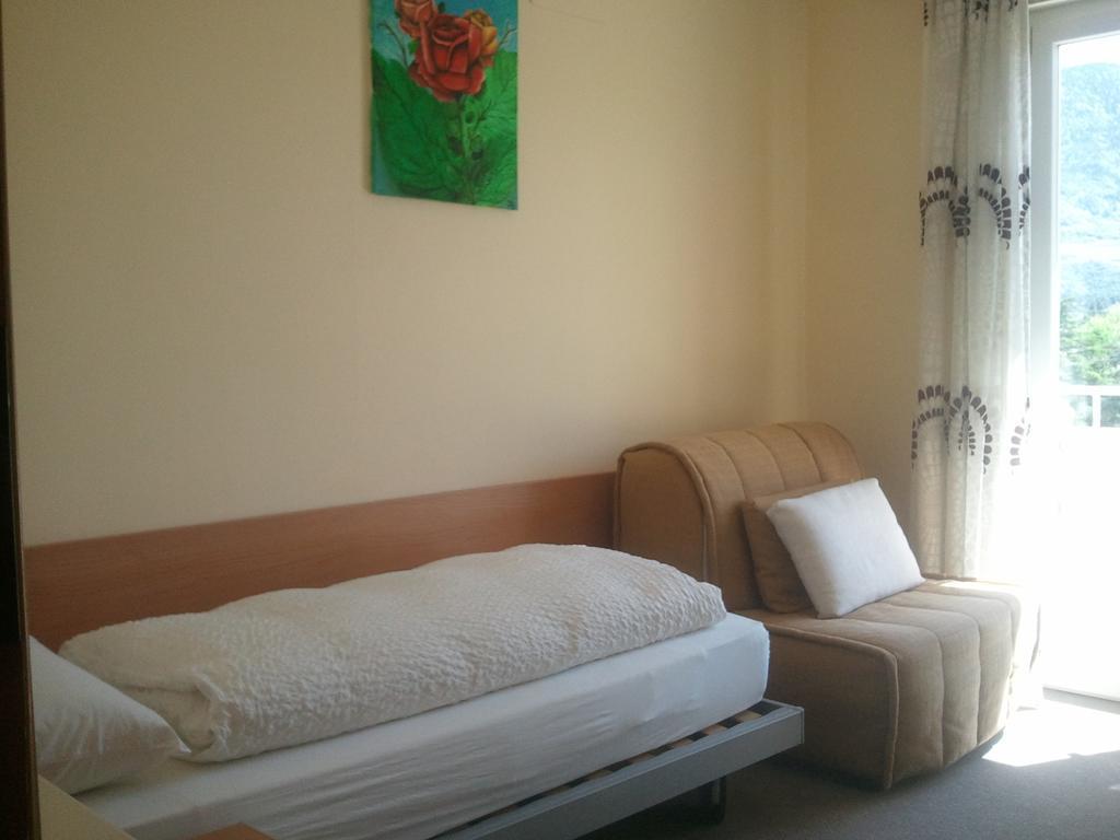 Hotel Lux Merano Rum bild