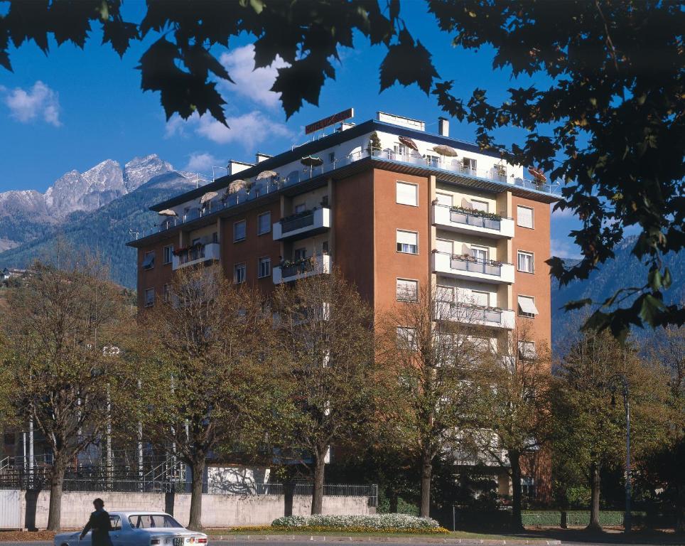 Hotel Lux Merano Exteriör bild