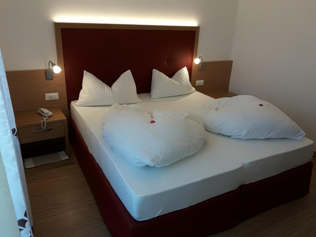Hotel Lux Merano Exteriör bild